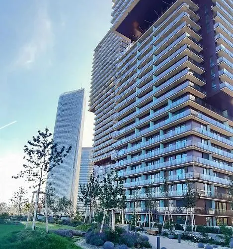 Superior & Rooftop Pool Apartment *